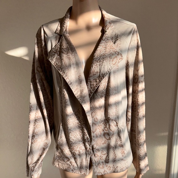 Chico's Beige Leopard Print Blazer Size 2 - Picture 2 of 15